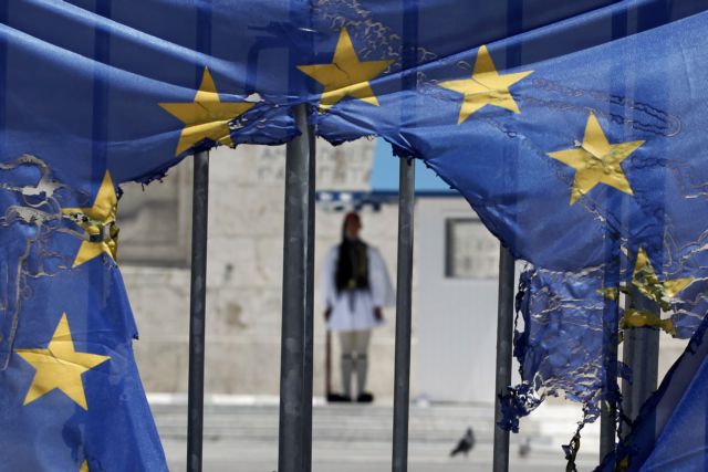 Die Welt: Η συνέχιση της στήριξης της Ελλάδας θα κοστίσει λιγότερο από Grexit